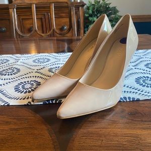 💥NWoBox💥 Nude Pointy Toe Pumps. Size 8.5